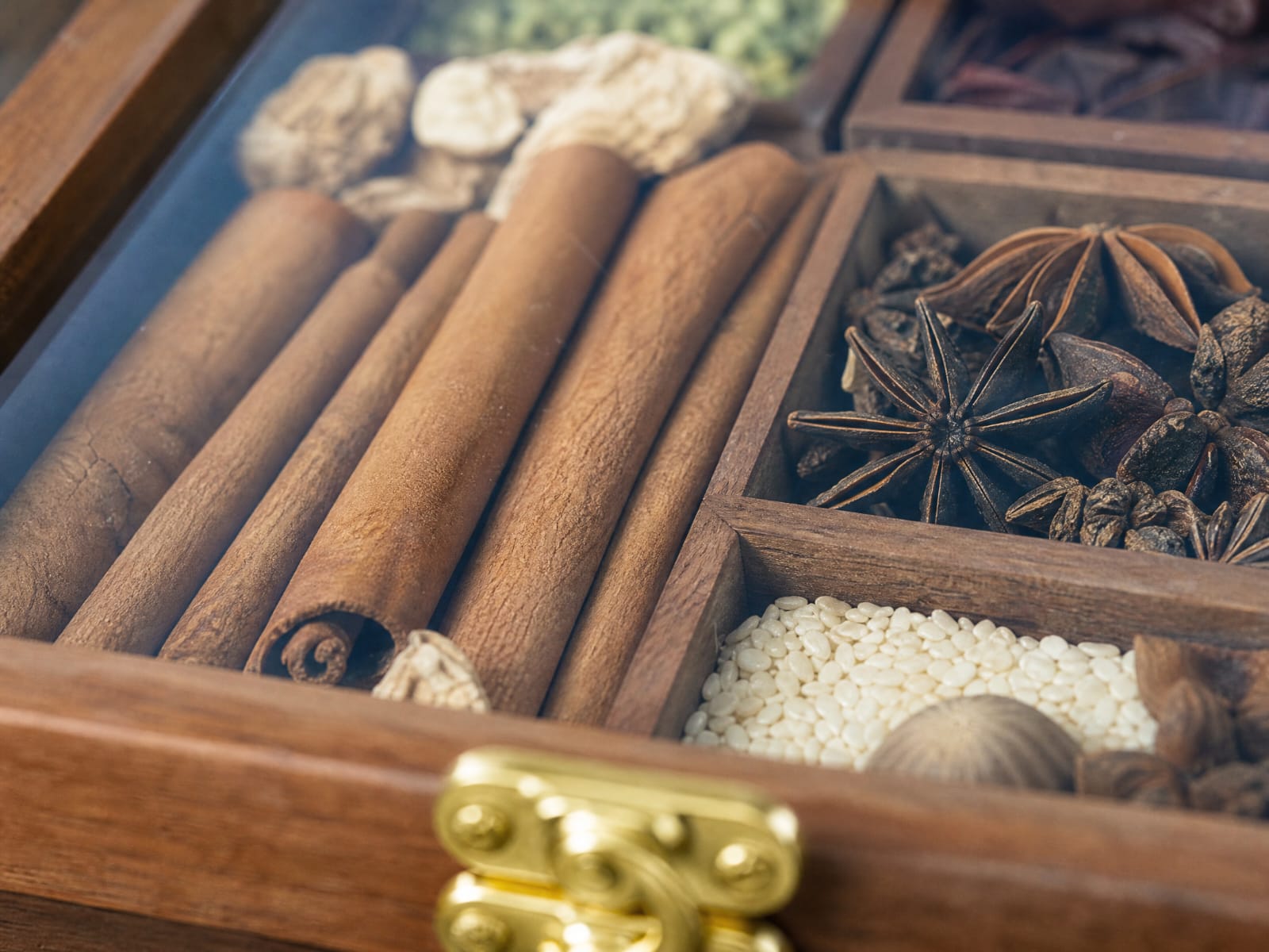 Hexagonal premium spice gift box